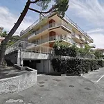 Wh - Siccardi In Zona Residenziale Con Posto Auto Apartment