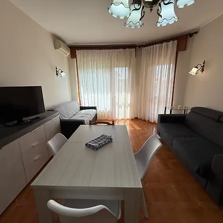 Wh - Siccardi In Zona Residenziale Con Posto Auto *